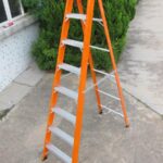 FIBREGLASS STEP LADDER GRADE 1 8-FT