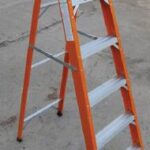 FIBREGLASS STEP LADDER GRADE 1 6-FT