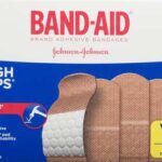 BAND-AID TOUGH STRIPS      BANDAGES