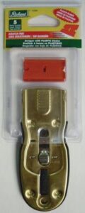 RAZOR SCRAPER WITH PLASTIC BLADES